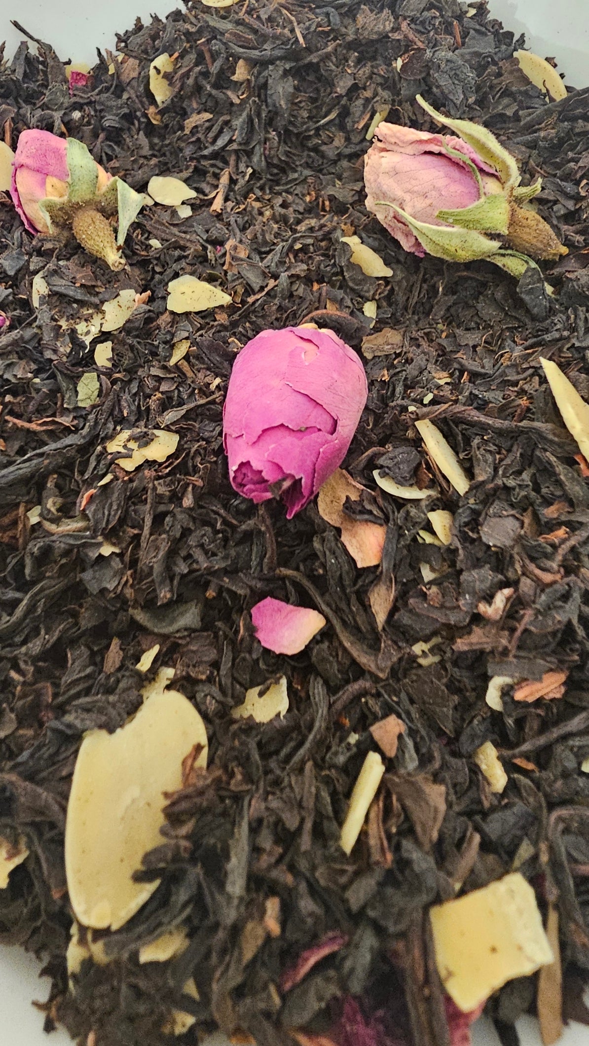 Rosenmarzipan Schwarztee aromatisiert