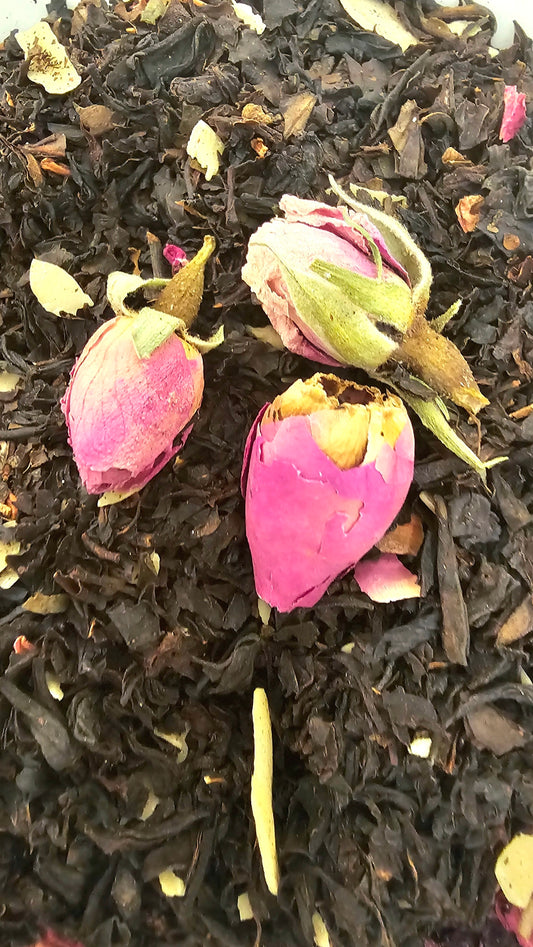 Rosenmarzipan Schwarztee aromatisiert